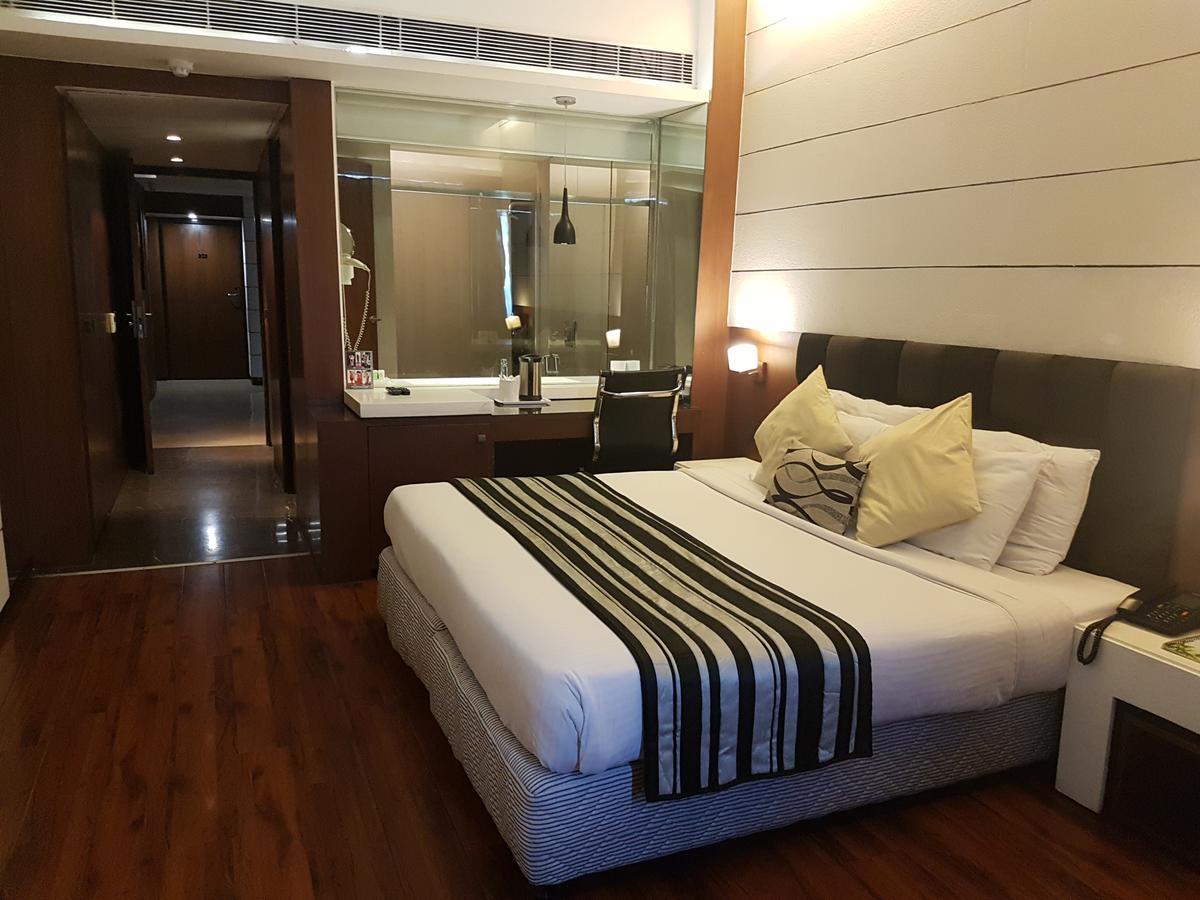 Hotel Gk International Chandīgarh Zewnętrze zdjęcie