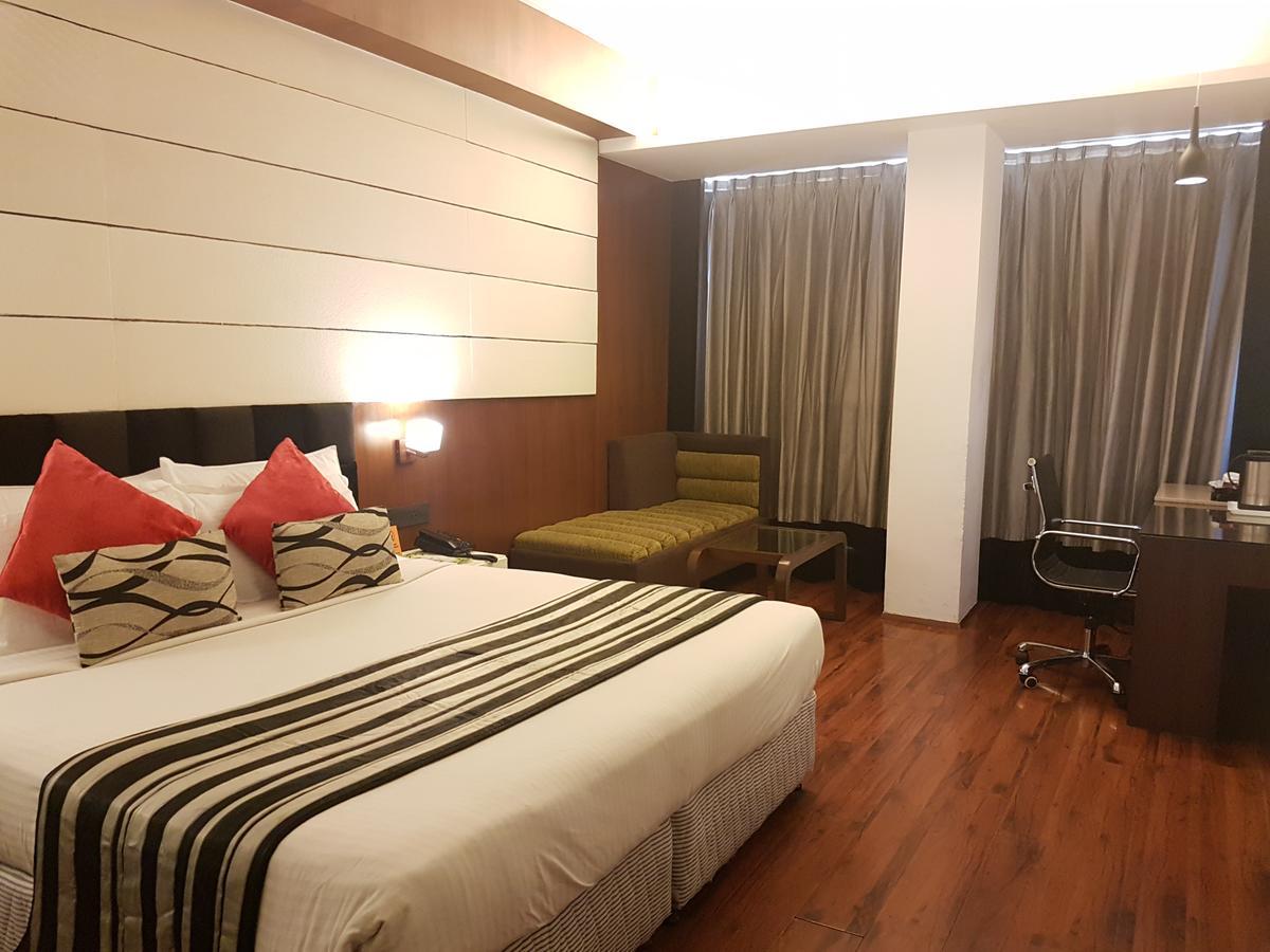 Hotel Gk International Chandīgarh Zewnętrze zdjęcie