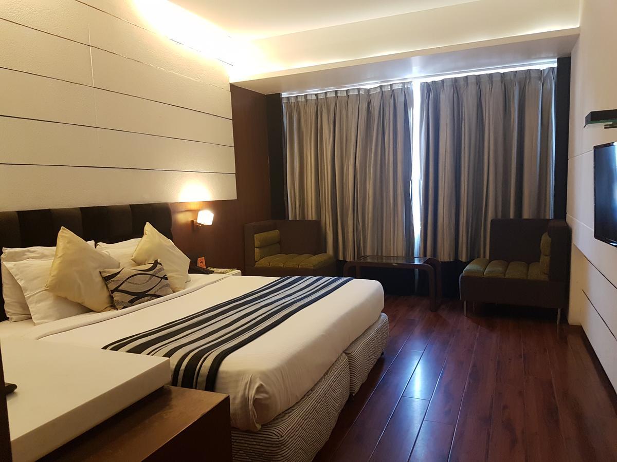 Hotel Gk International Chandīgarh Zewnętrze zdjęcie